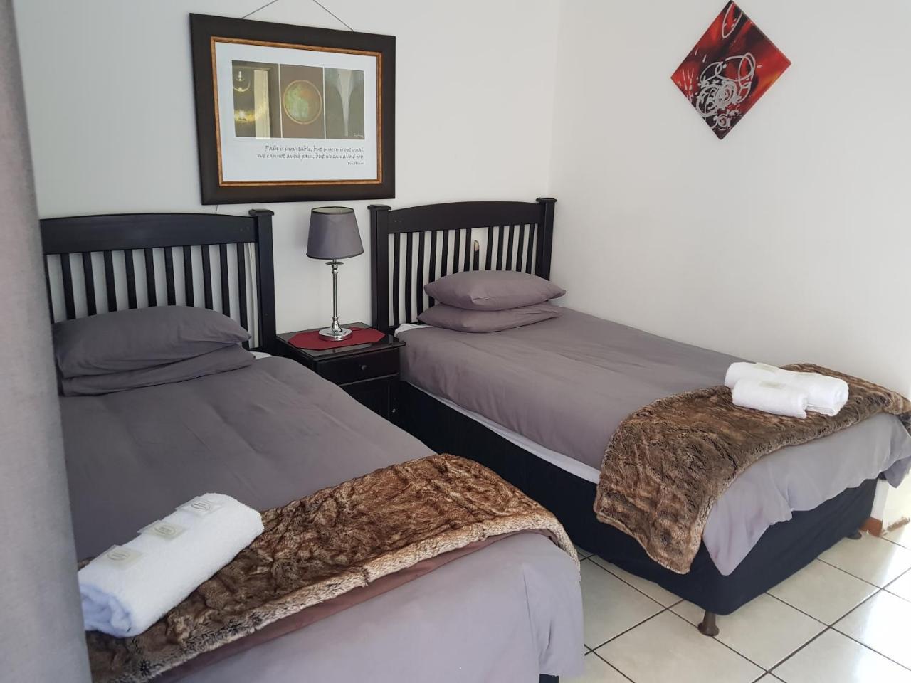 Kgosi Lodge Кимберли Экстерьер фото
