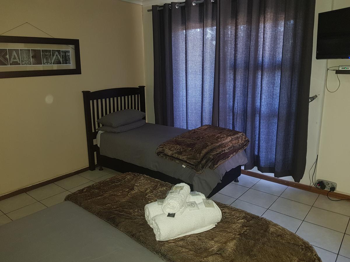 Kgosi Lodge Кимберли Экстерьер фото